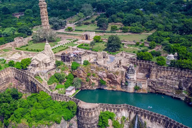 Jaipur to Chittorgarh Tour Taxi